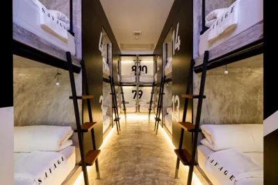 Bed in 16-Bed Mixed Dormitory Room — Savage Hostel Koh Tao